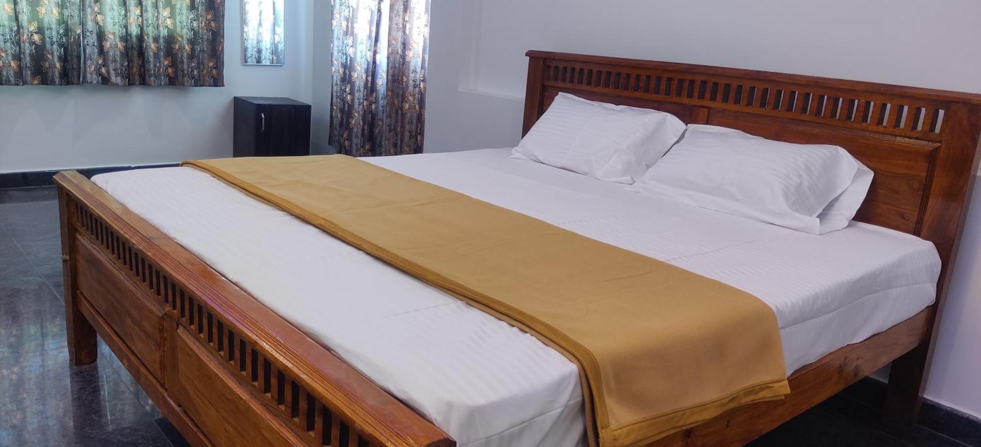 ホテル Aadhi Esha Residency Tiruvannāmalai エクステリア 写真
